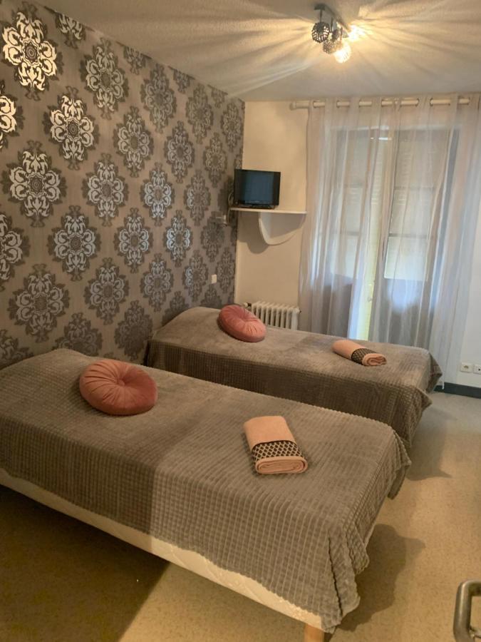 La Taniere De La Bete Bed & Breakfast Saugues Exterior photo